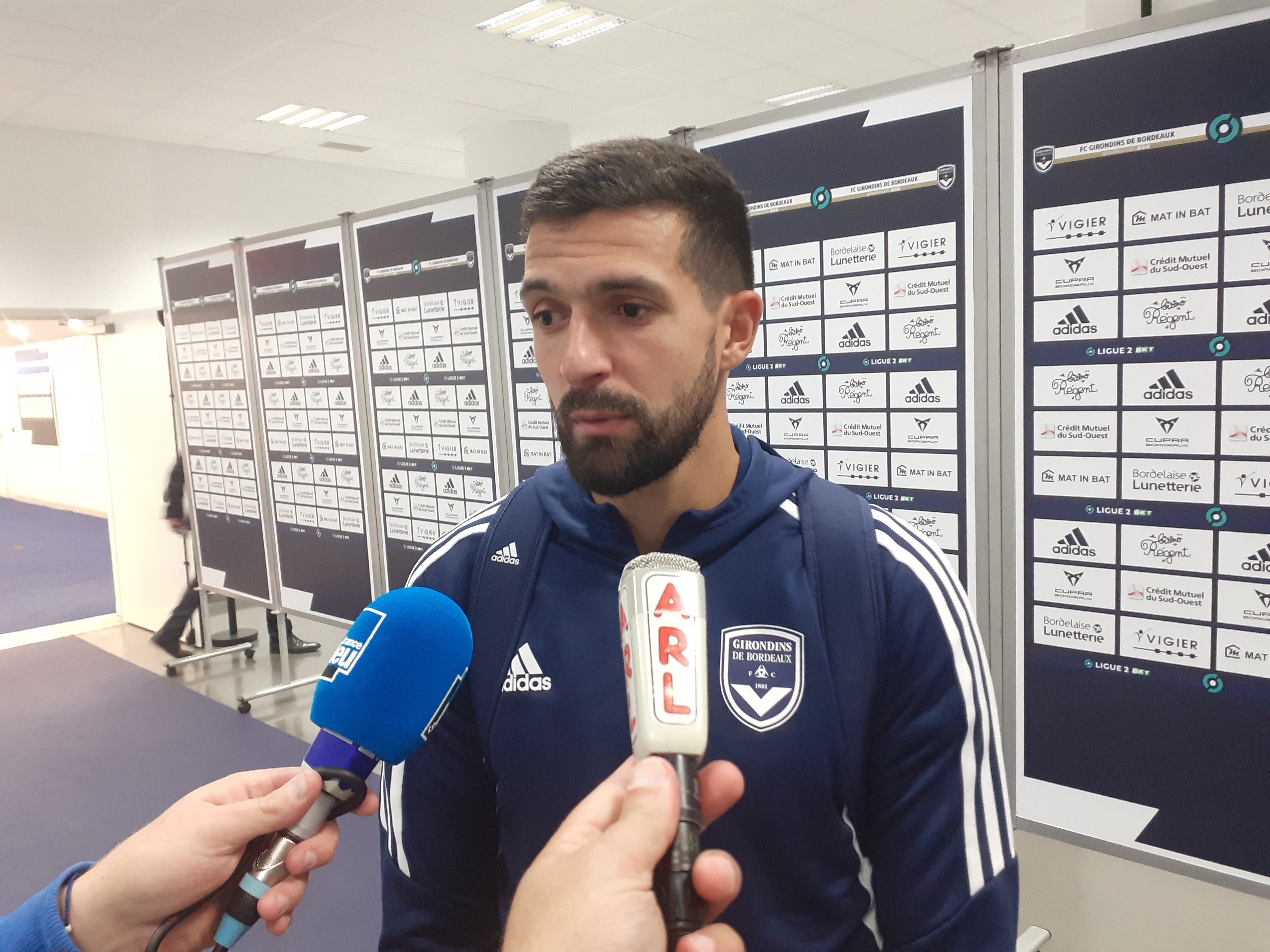 Girondins de Bordeaux Football Annecy (22 Octobre 2022) Yoann BARBET, Défenseur et capitaine FCGB.jpg (2.67 MB)