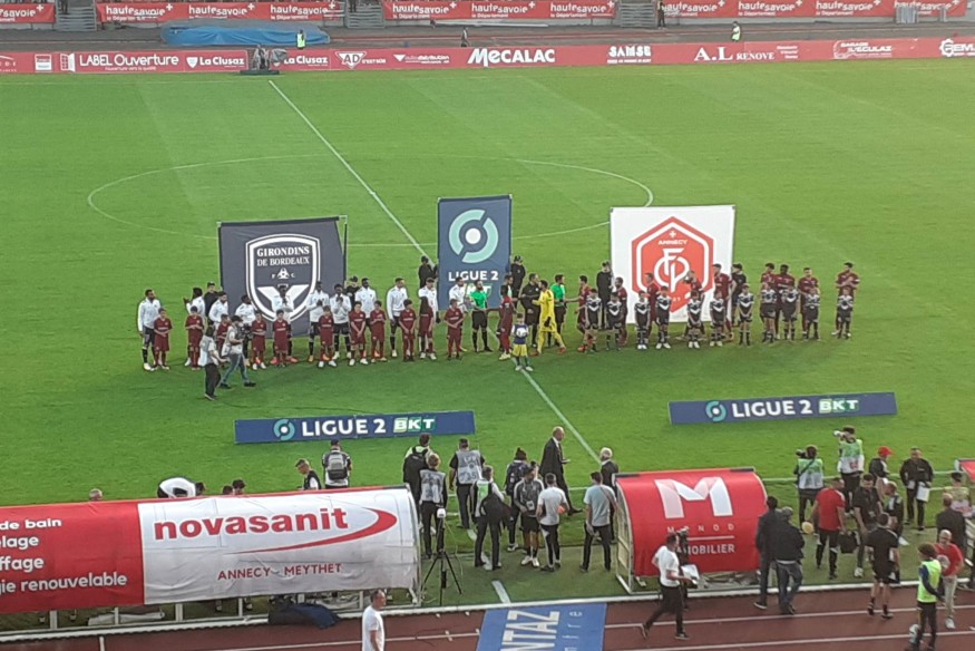 Football (Ligue 2, 37e journée) : Annecy / Bordeaux. Suivez cette rencontre en direct commenté depuis le Parc des Sports à Annecy.